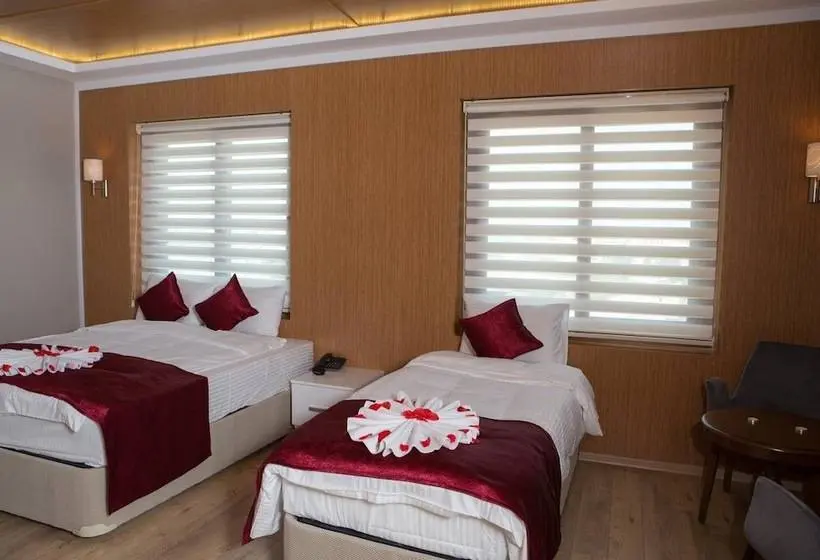3-Bett-Standardzimmer, Akcali