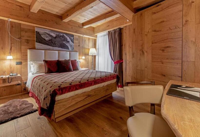 סוויטה דלוקס, Fiocco Di Neve Relais & Spa