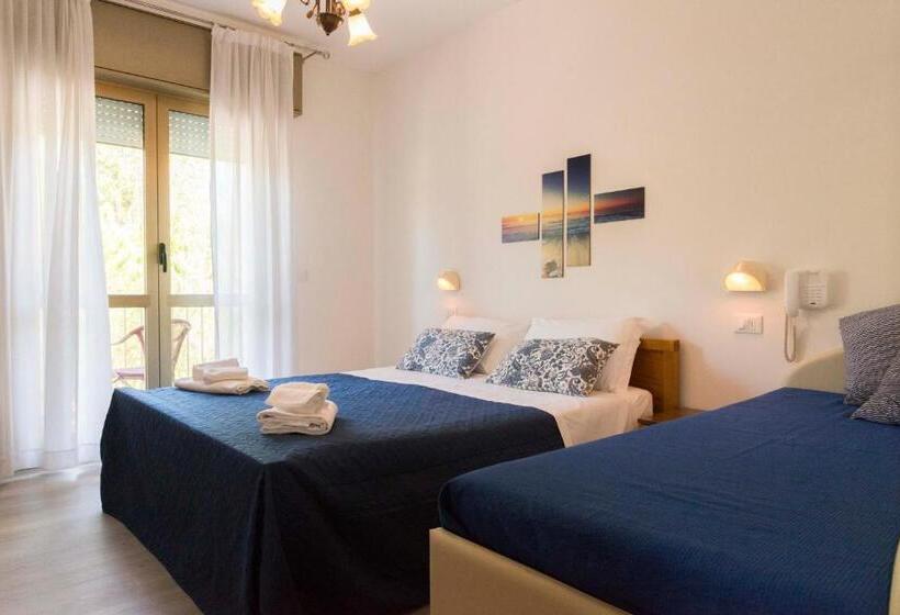 三人经典房间, Infinity