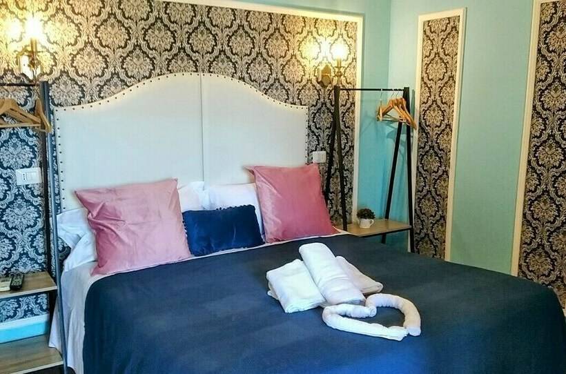 חדר קומפורט לשלושה, Magnolia