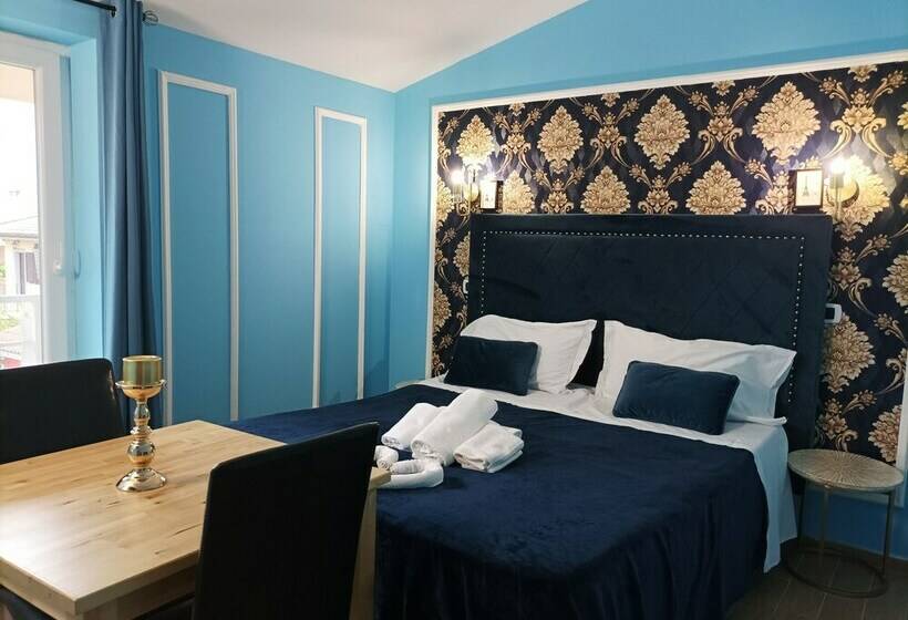 חדר קומפורט לשלושה, Magnolia