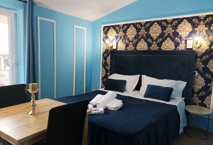 חדר קומפורט לשלושה, Magnolia