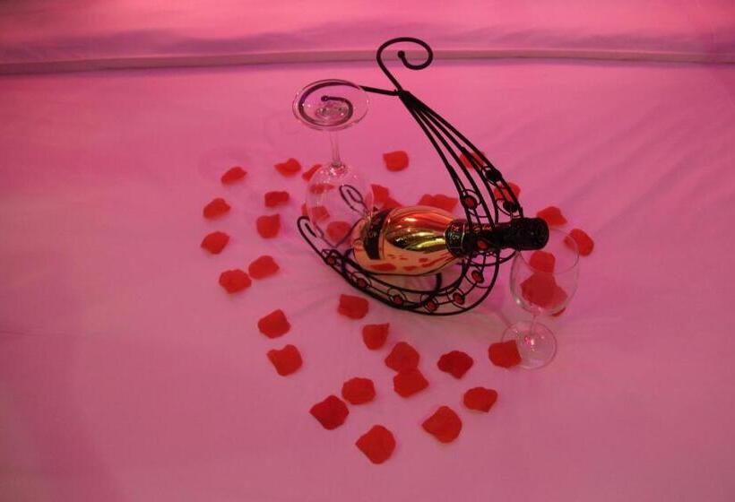 디럭스 룸, Rui Xin International