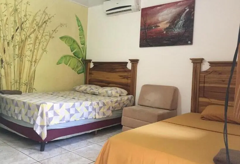 اتاق اکونومی, Villa Prats