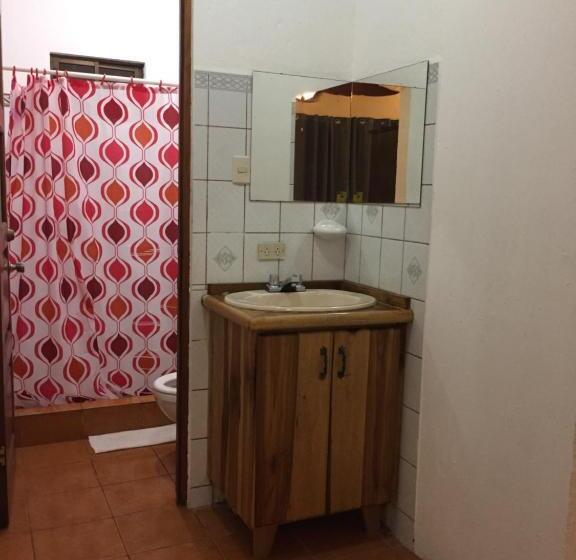 スタンダードスタジオ, Villa Prats