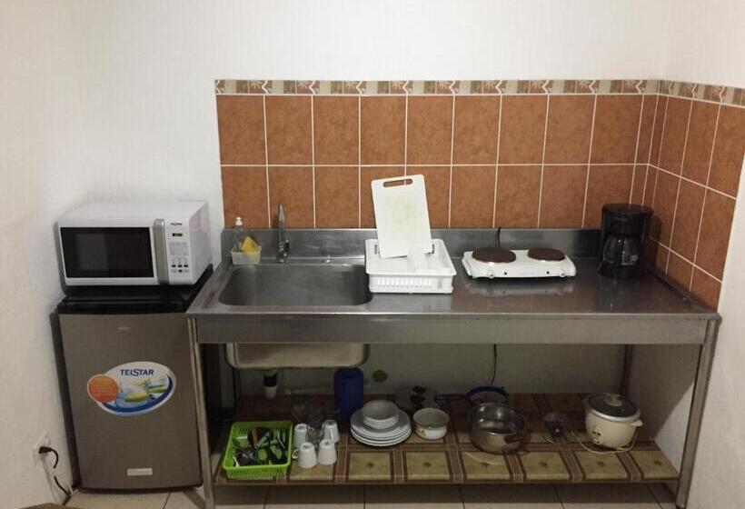 スタンダードスタジオ, Villa Prats