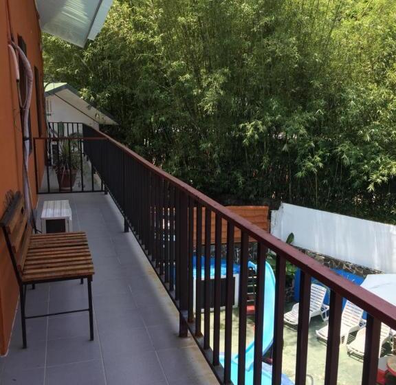 エコノミー４人部屋, Villa Prats