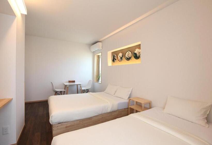 اتاق استاندارد سه نفره, B&b Neagari