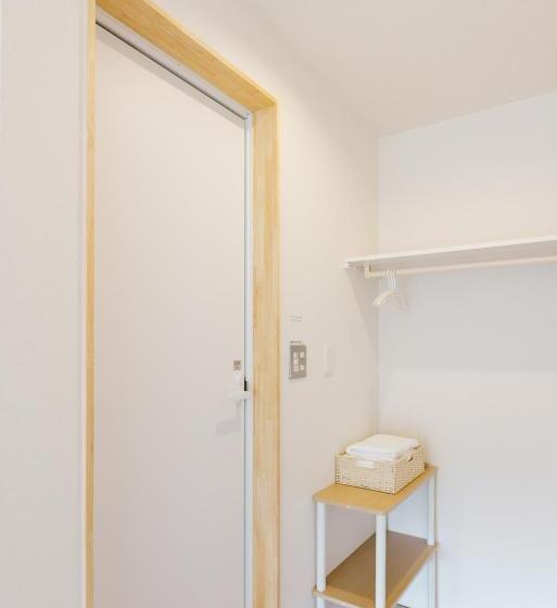 غرفة قياسية رباعية, B&b Neagari