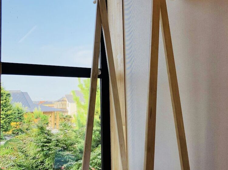 اتاق استاندارد با چشم‌انداز باغ, B&b Neagari
