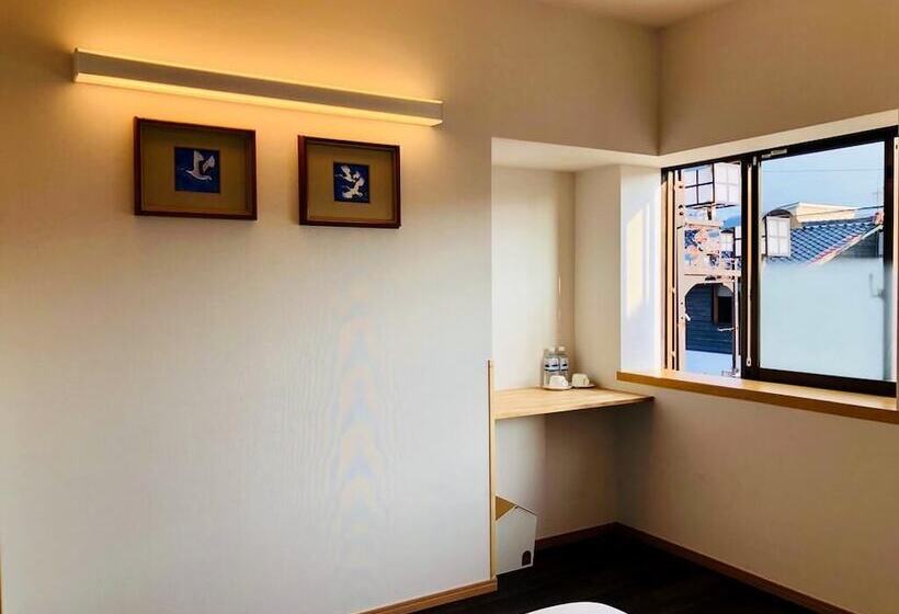 اتاق استاندارد با چشم‌انداز باغ, B&b Neagari