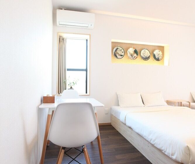 غرفة قياسية ثلاثية, B&b Neagari