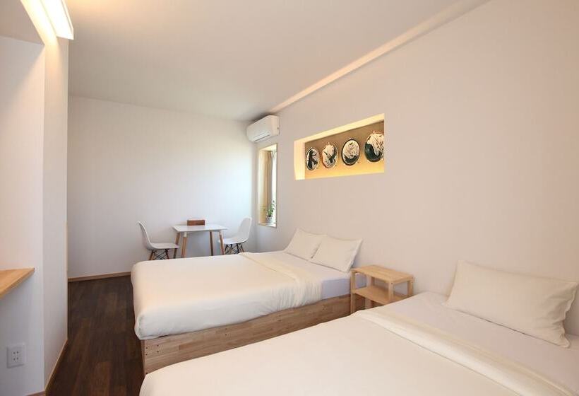 غرفة قياسية ثلاثية, B&b Neagari