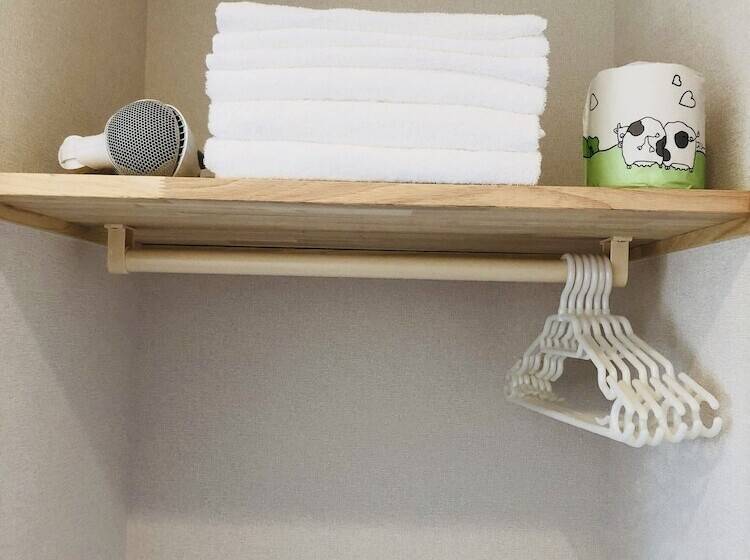 غرفة قياسية ثلاثية, B&b Neagari