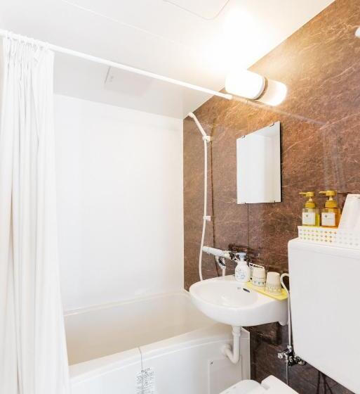 غرفة قياسية ثلاثية, B&b Neagari