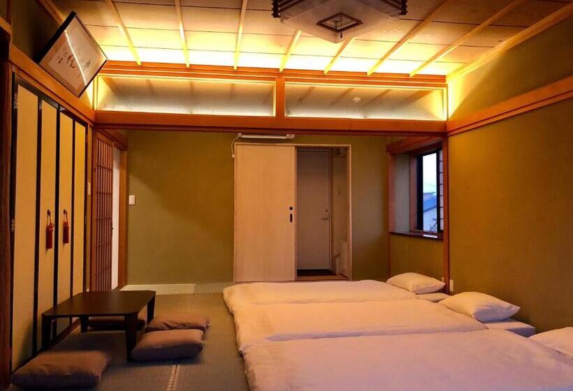 اتاق سوپریور خانوادگی, B&b Neagari