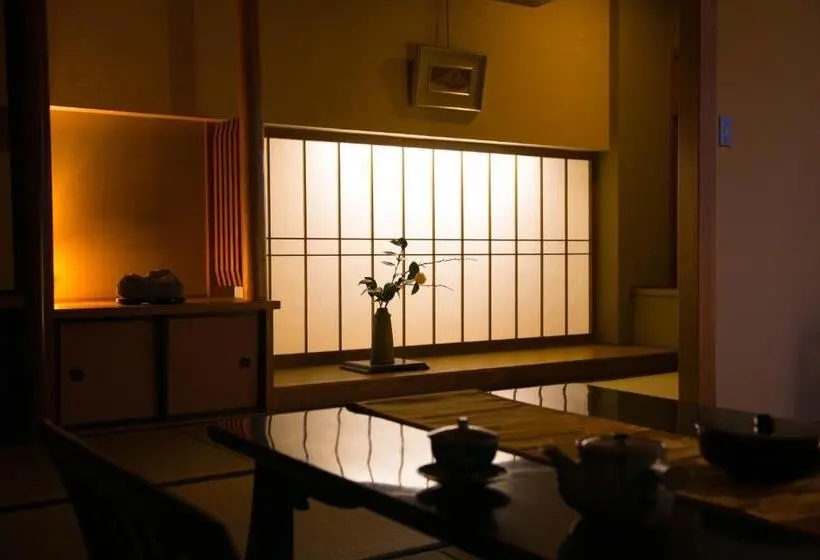 Standard-huone, Ryokan Seishounagon