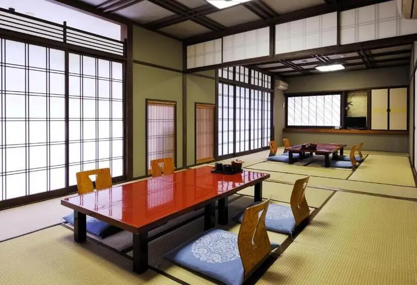 Perhehuone Jaettu Kylpyhuone, Ryokan Seishounagon