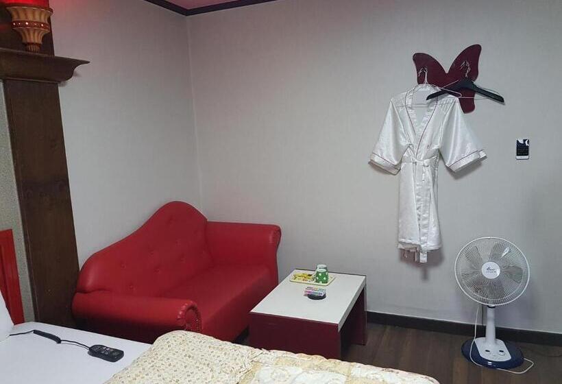 Deluxe-huone, Sky Motel