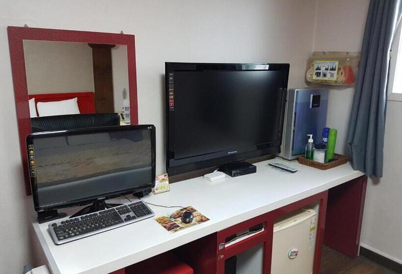 Deluxe-huone, Sky Motel