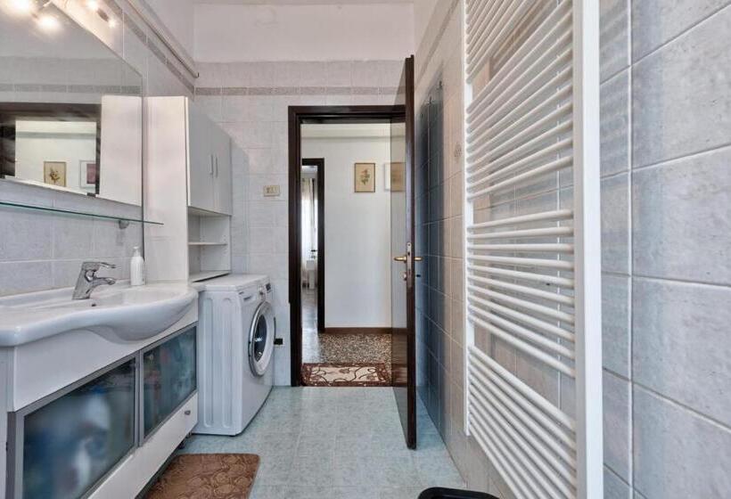 اتاق استاندارد با سرویس بهداشتی مشترک, Mahdi Venice Apartment