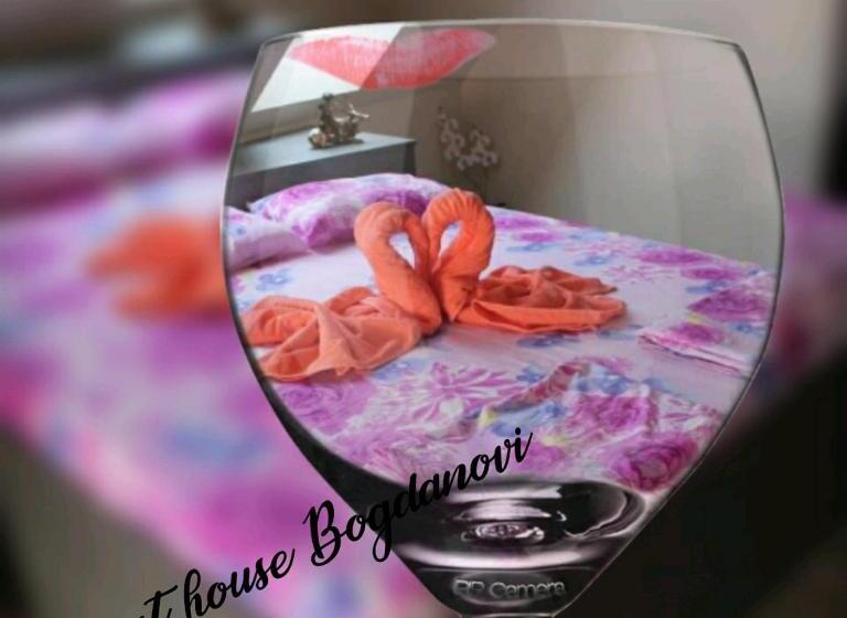 اتاق سه نفره سوپریور با چشم‌انداز دریا, къща за гости богданови