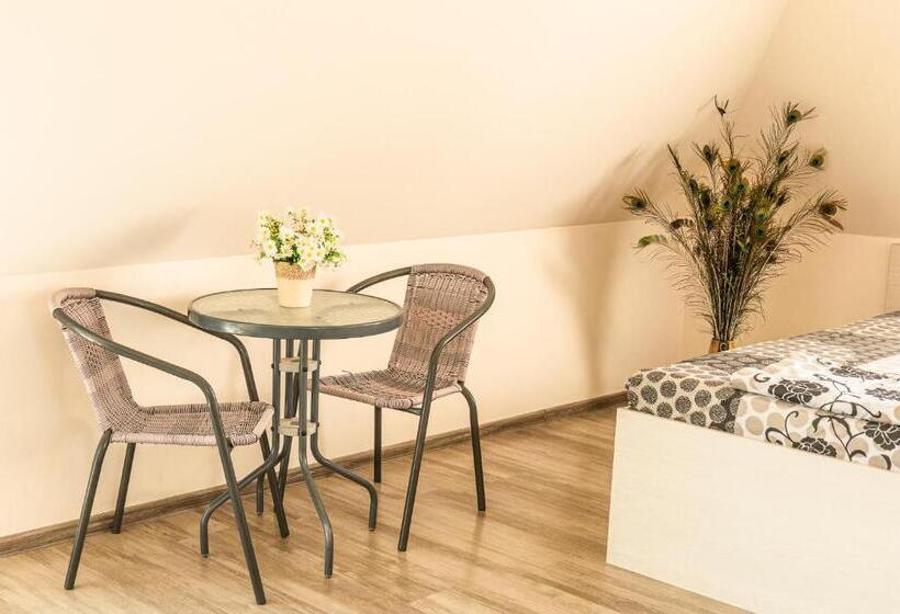 اتاق لوکس چهار تخته, къща за гости богданови