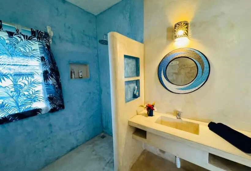 اتاق استاندارد با تخت بزرگ, Ocean Zuri Villa