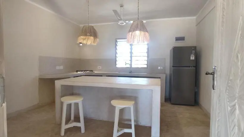بانگلوی لوکس, Ocean Zuri Villa