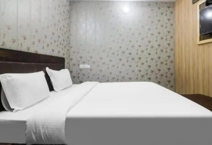 デラックスルーム, Fabhotel Maya