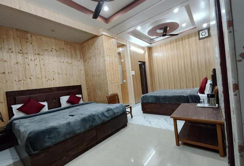 חדר דלוקס לארבעה, Fabhotel Maya