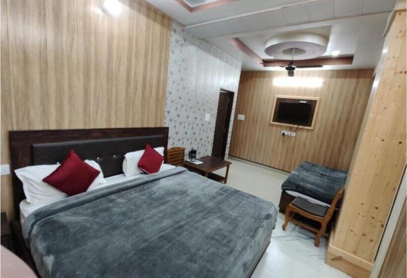 디럭스 4인 룸, Fabhotel Maya