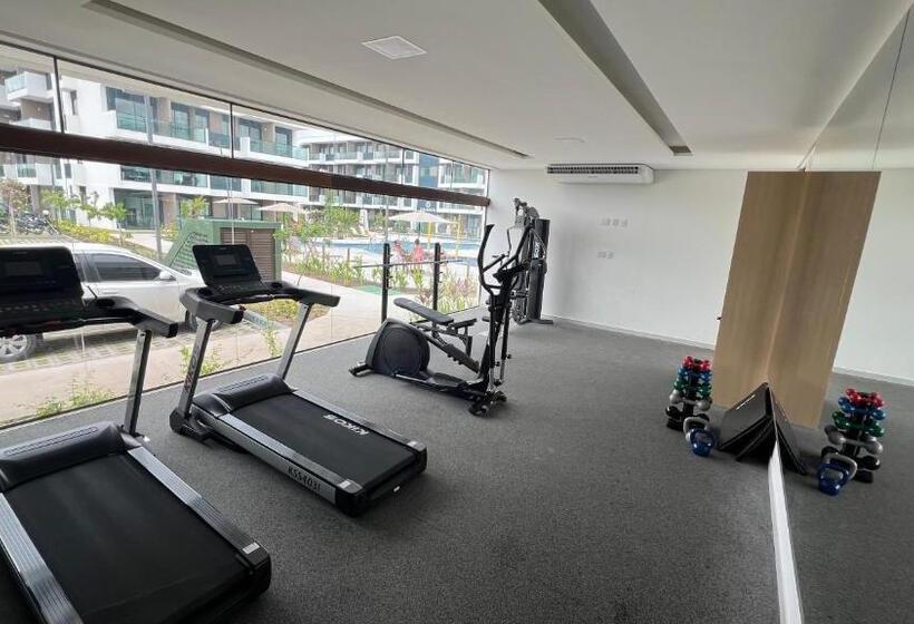 标准工作室, Makia Beach Experience