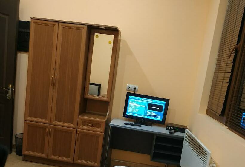 Superior Room, Komitas Avenue Guest House