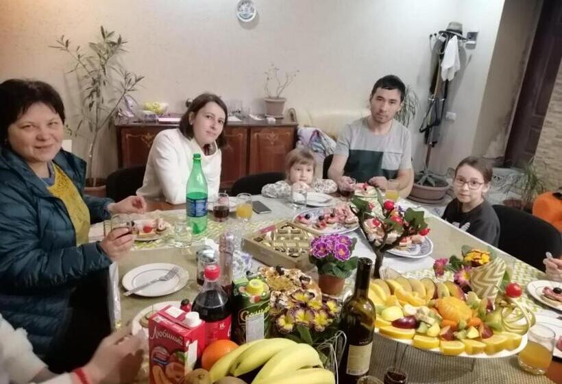 اتاق اکونومی, Komitas Avenue Guest House