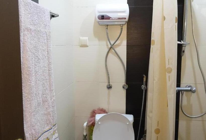 اتاق اکونومی, Komitas Avenue Guest House