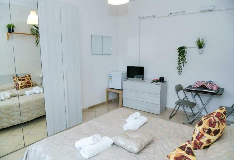 スタンダードルーム, B&b Damiani