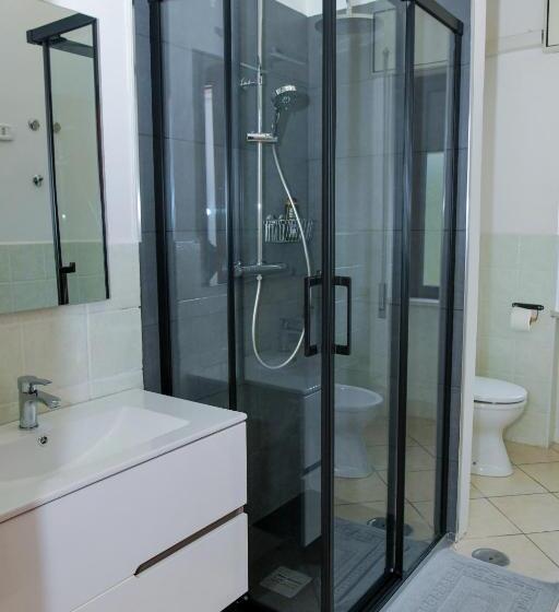 スタンダードルーム, B&b Damiani