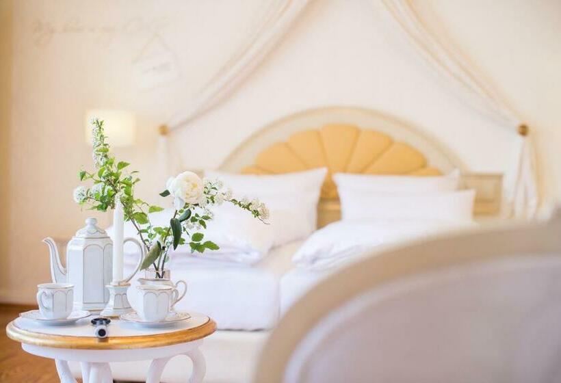 Suit Deluxe, Lübecker Krönchen