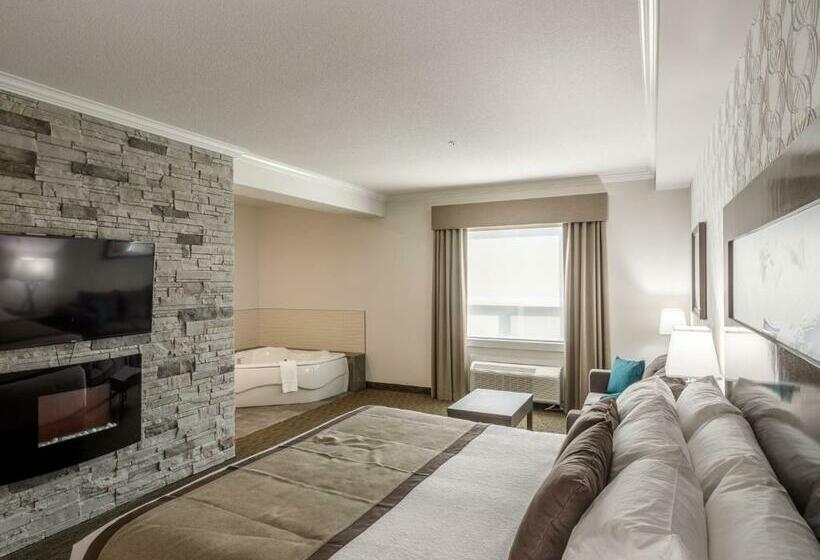 キングサイズベッドのスイートルーム, Ramada By Wyndham Revelstoke