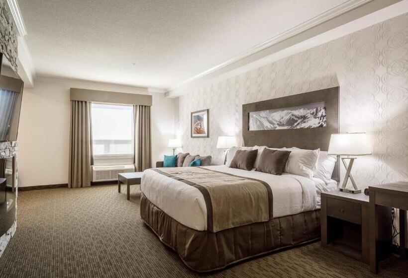 מיטת קינג בסוויטה, Ramada By Wyndham Revelstoke