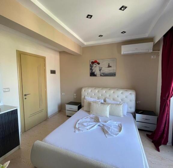 디럭스 룸, Selfo