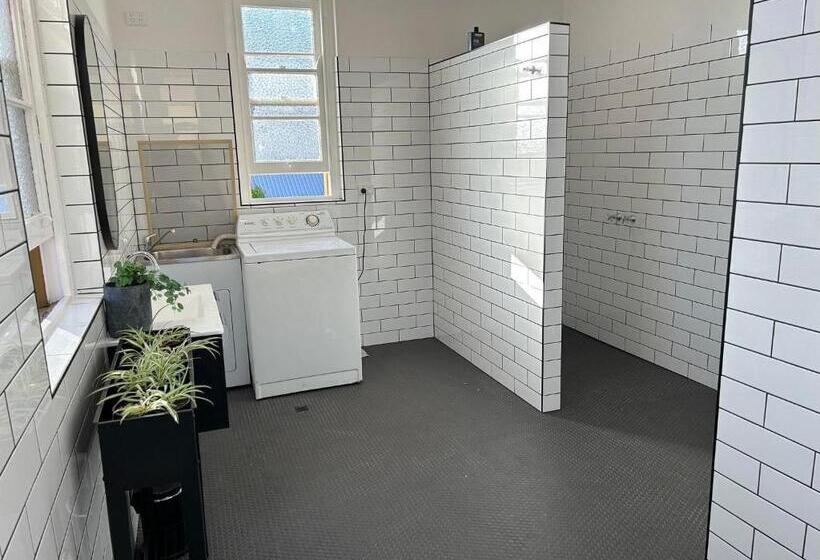 اتاق استاندارد, The Tamworth