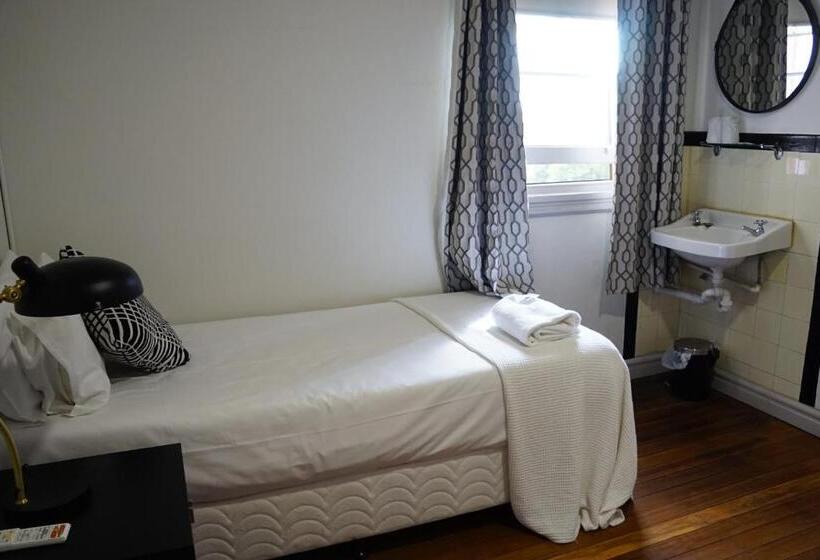 اتاق استاندارد, The Tamworth