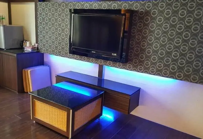 اتاق لوکس چهار تخته, Wind Coast Motel