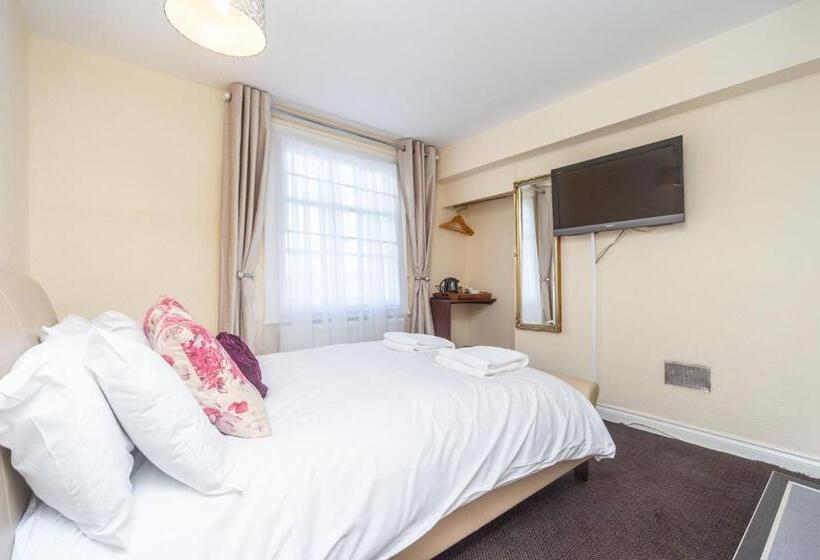 غرفة إقتصادية, Black Lion