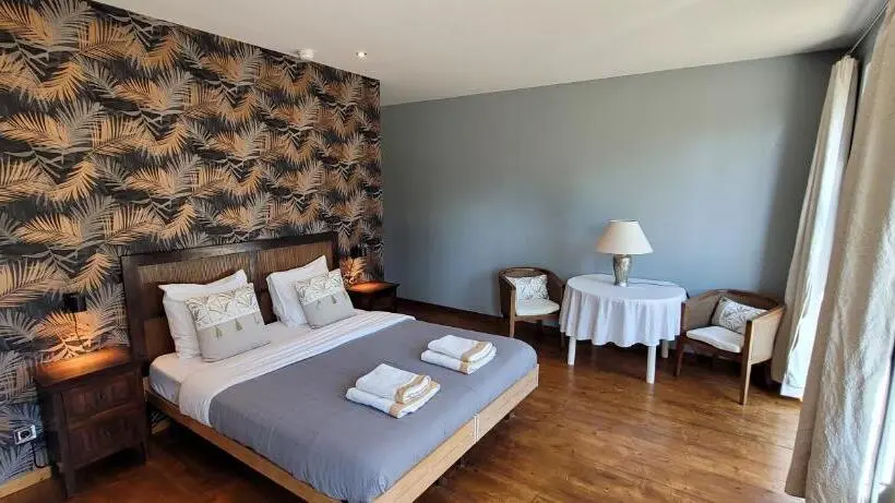 Deluxe-huone Allasnäkymä, Villa Liberty