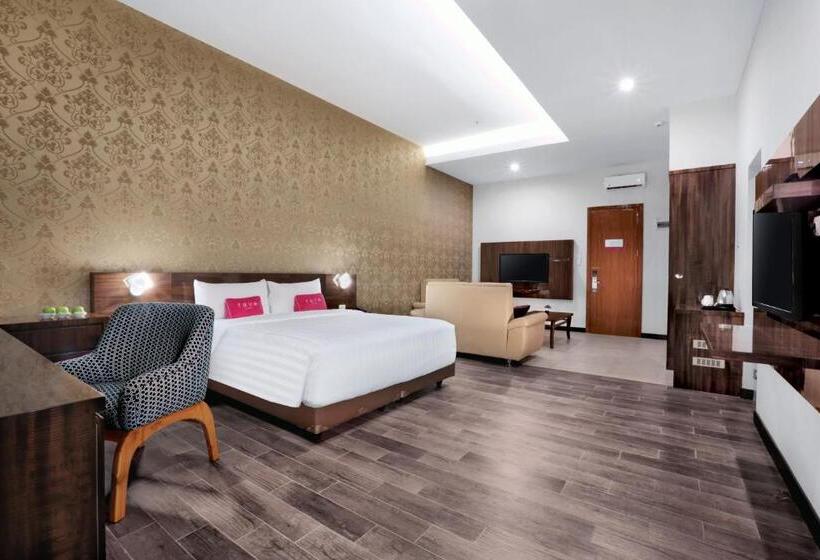 Junior Suite, Favehotel S. Parman Medan