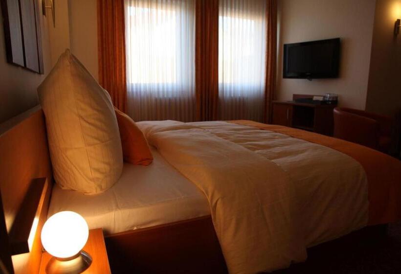 Номер Стандарт Трехместный, My City