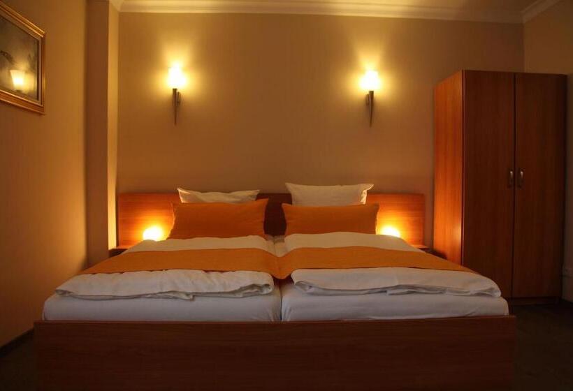 低层单卧公寓, My City